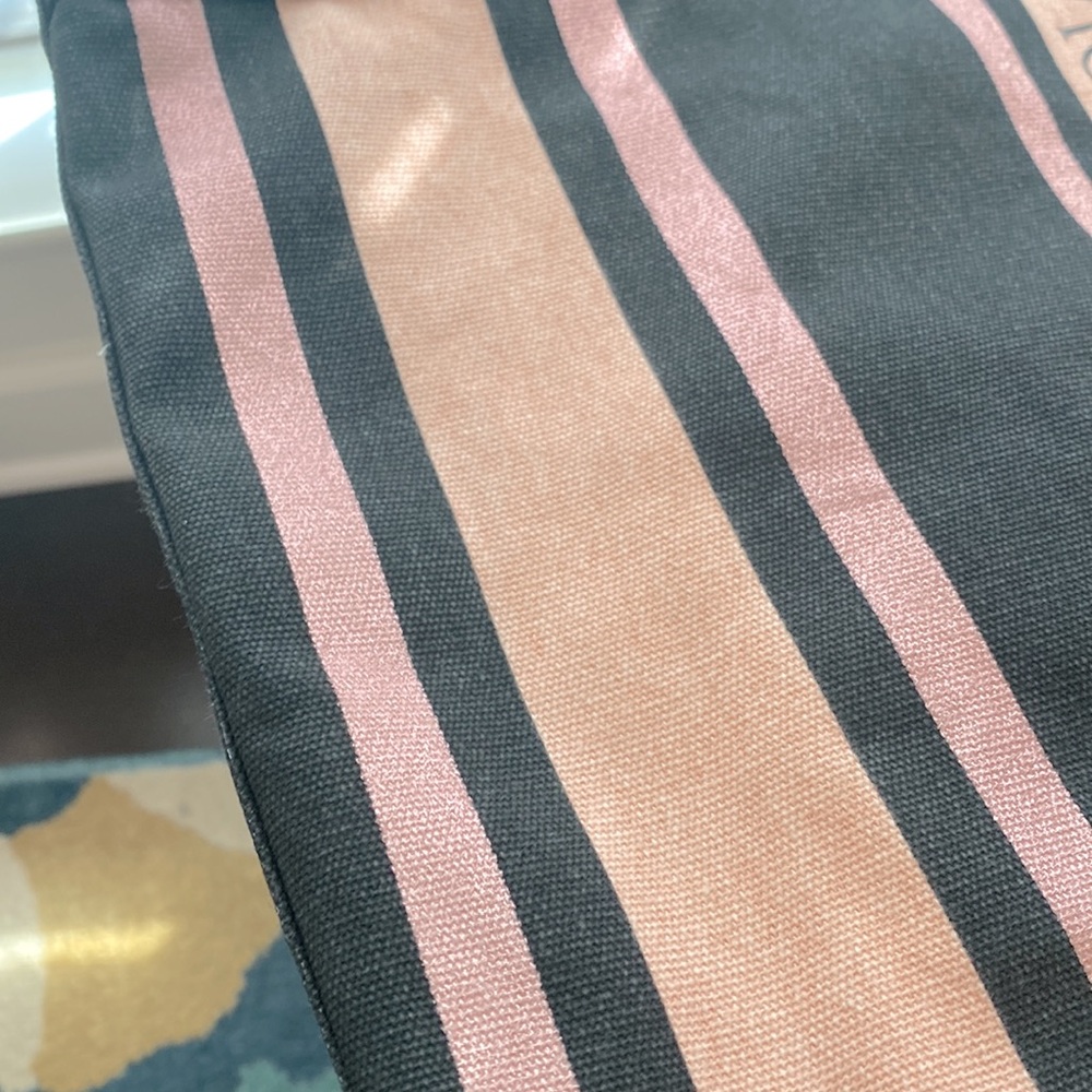 VICTORIA’S SECRET tote - Picture 3 of 10